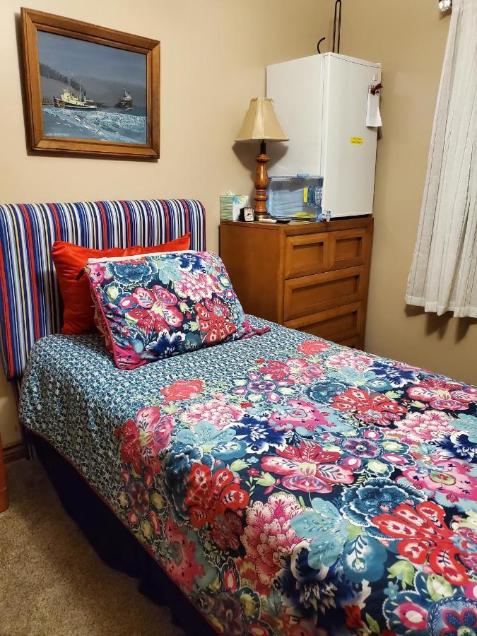 Hampton House Apartment Clinton Township Bagian luar foto